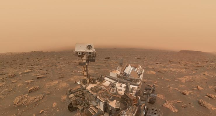 Марсоход сделал селфи во время пылевой бури