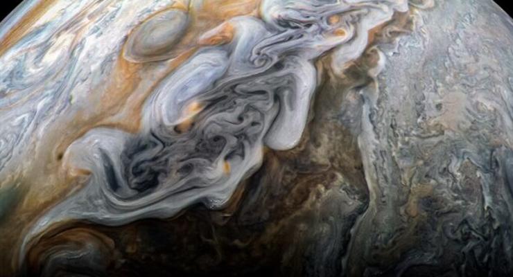Планета бурь: Получен новый снимок Юпитера
