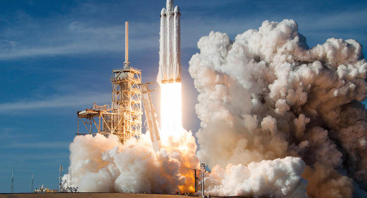 Сверхтяжелая ракета SpaceX получила сертификат ВВС США