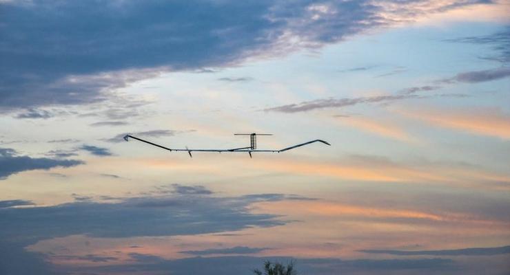 Гигантский беспилотник на солнечных батареях побил рекорд полета