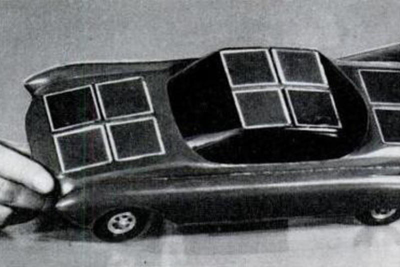 День в истории: 31 августа - Крушение Нахимова и первый автомобиль с солнечными батареями / wikipedia.org
