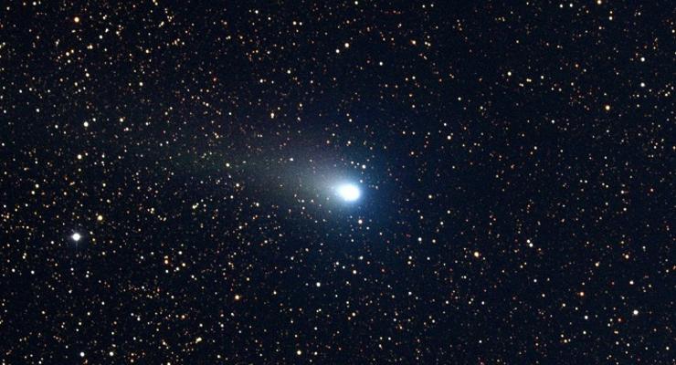 Возле Земли пролетит огромная комета