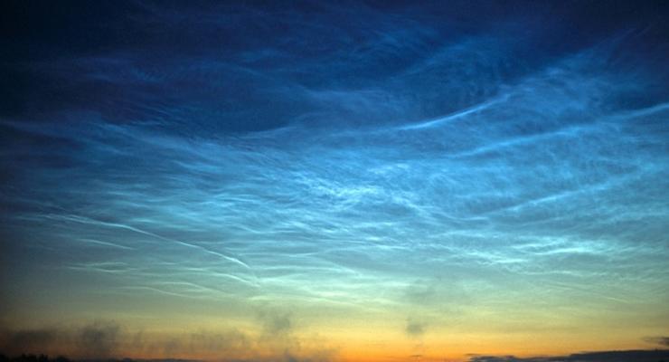 Зонд NASA заснял редкие серебристые облака
