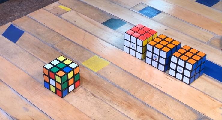 Японец создал самособирающийся кубик Рубика