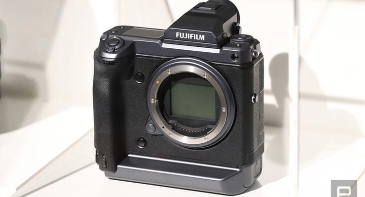 Fujifilm показала камеру на 102 Мегапикселя