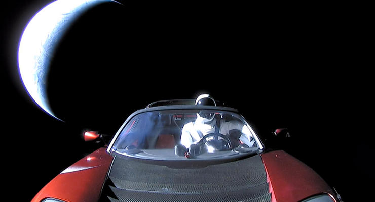 Tesla Илона Маска пролетела возле Марса
