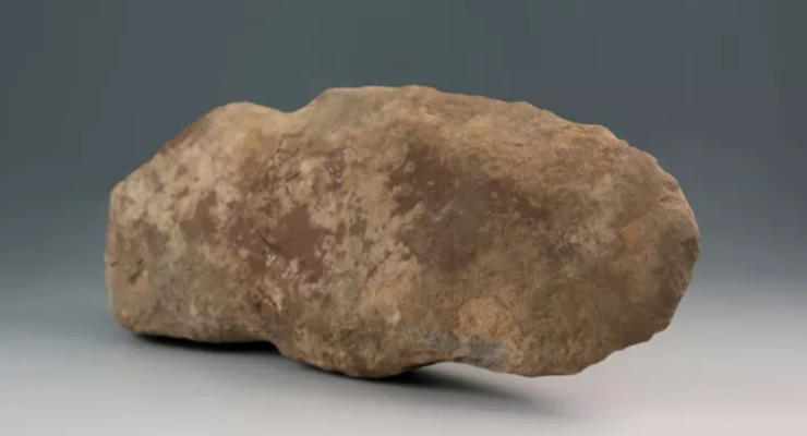 В поместье первого президента США нашли каменный топор