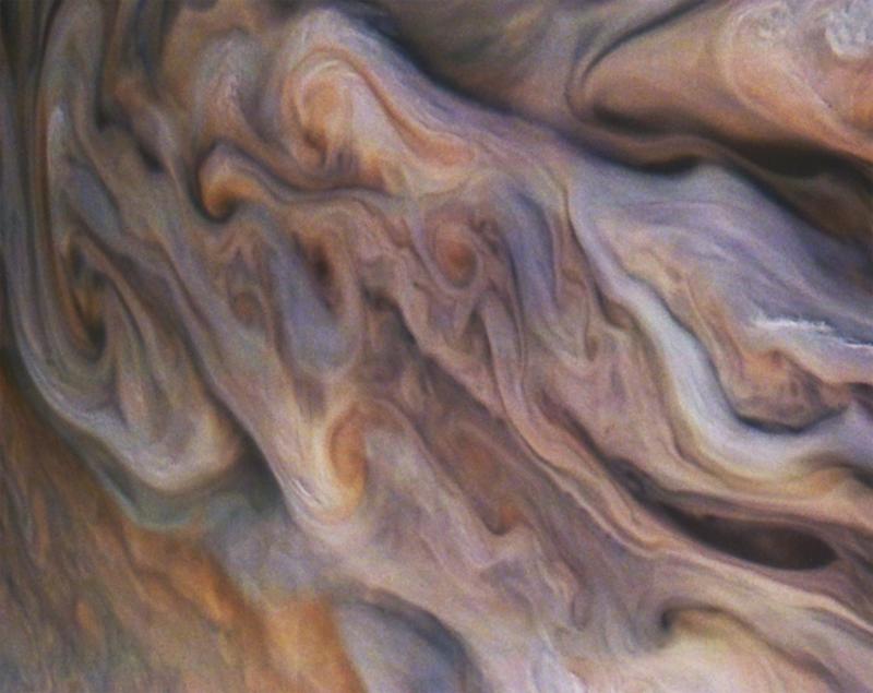 Зонд NASA заснял красивые облака на Юпитере / NASA