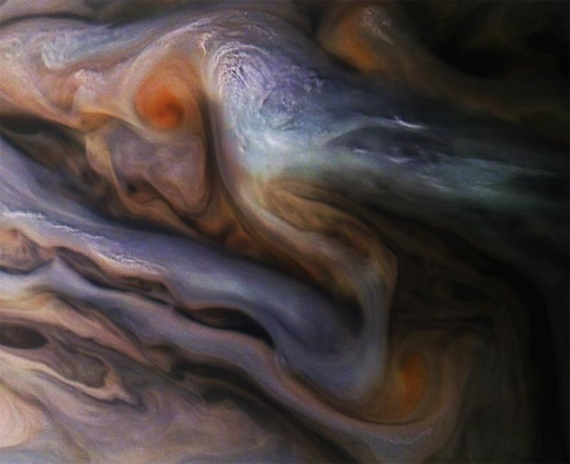 Зонд NASA заснял красивые облака на Юпитере / NASA