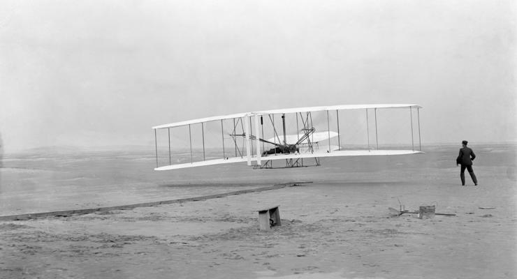 День в истории: 17 декабря - Первый полет самолета братьев Райт