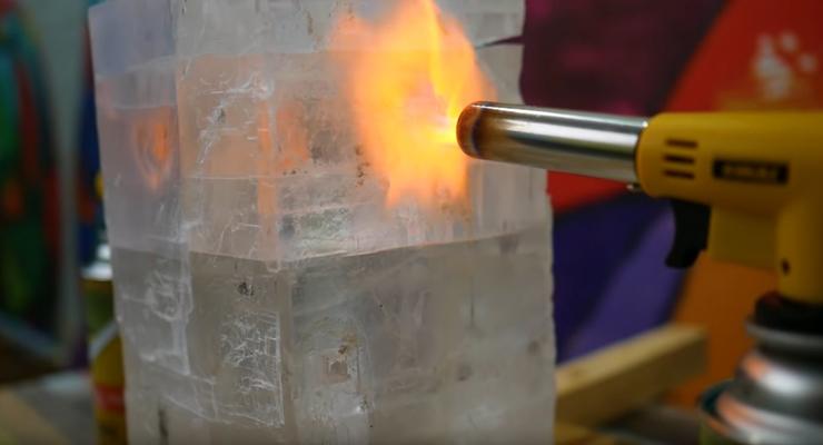 Гигантский кристалл соли против огня: Эксперимент