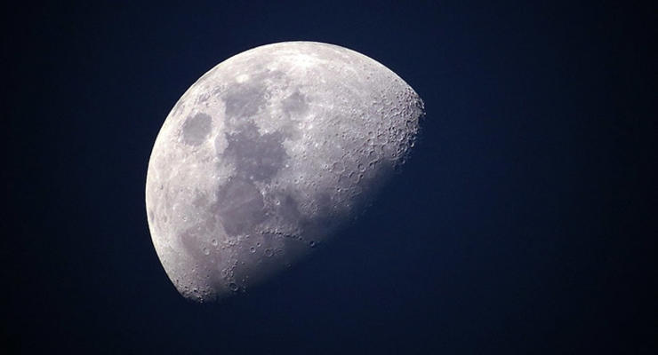 Астрономы объяснили отсутствие у Луны собственного спутника