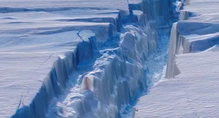 NASA обнаружило будущий айсберг размером с два Киева