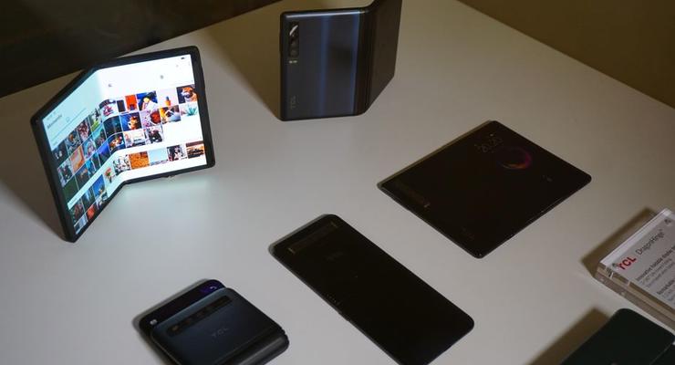 Владелец бренда Alcatel показал свои гнущиеся смартфоны