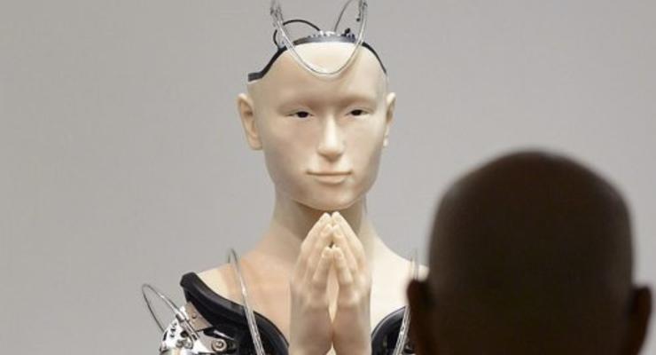 В японском храме начал служить робот-монах