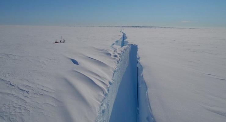 От Антарктиды скоро отколется айсберг размером с два Киева
