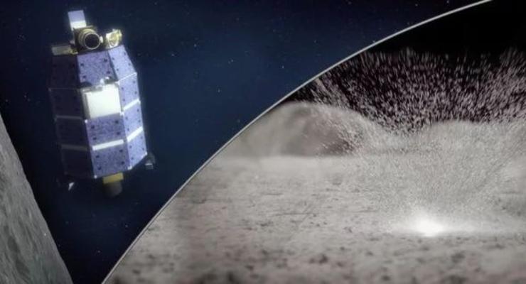 Метеориты выбивают из Луны тонны воды
