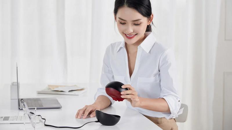 Xiaomi выпустила компактный массажер для офиса / anzhuo.cn