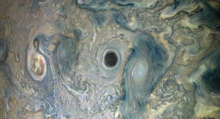 На Юпитере сфотографировали темное пятно