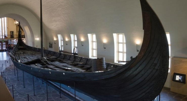 В Швеции нашли погребальную лодку викингов с драгоценностями