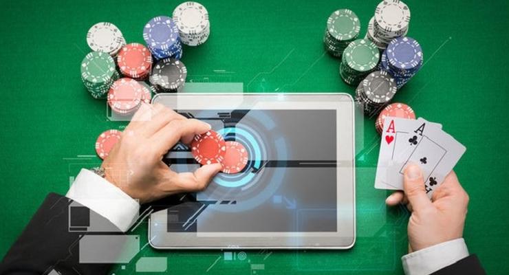 Впервые искусственный интеллект обыграл игроков в покер