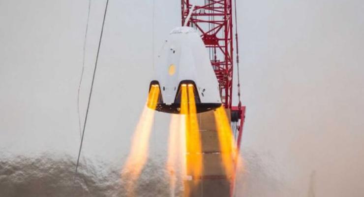 В SpaceX взрыв своей капсулы назвали аномалией