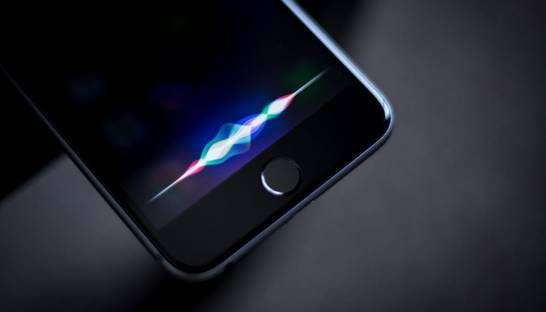 Apple не будет слушать записи разговоров с Siri