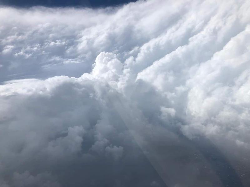 Летчик показал глаз урагана Дориан / twitter.com