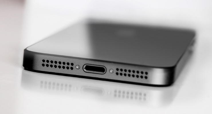 Apple хочет выпустить миниатюрный iPhone