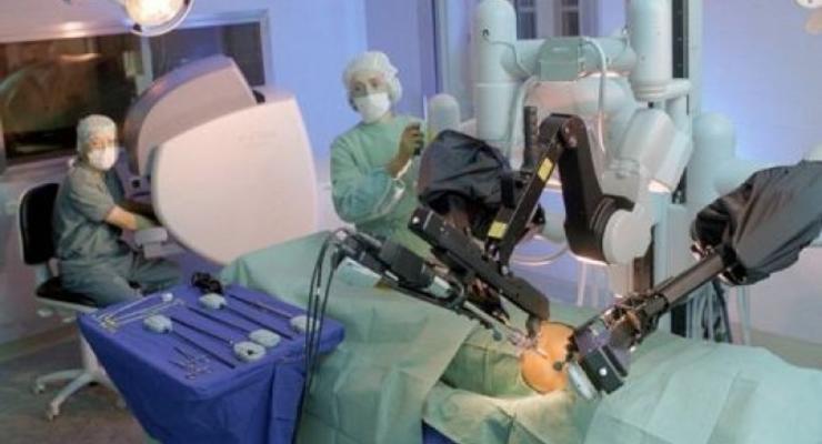 Впервые удаленно проведена операция на сердце при помощи робота