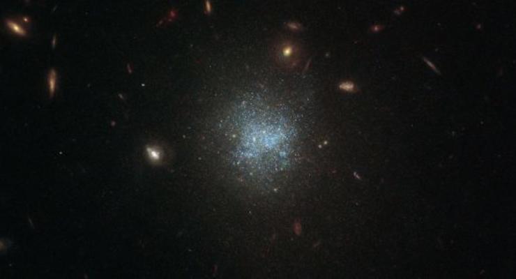Телескоп случайно нашел галактику в созвездии Кита