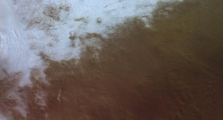 Европейский спутник заснял марсианский кратер в снегу