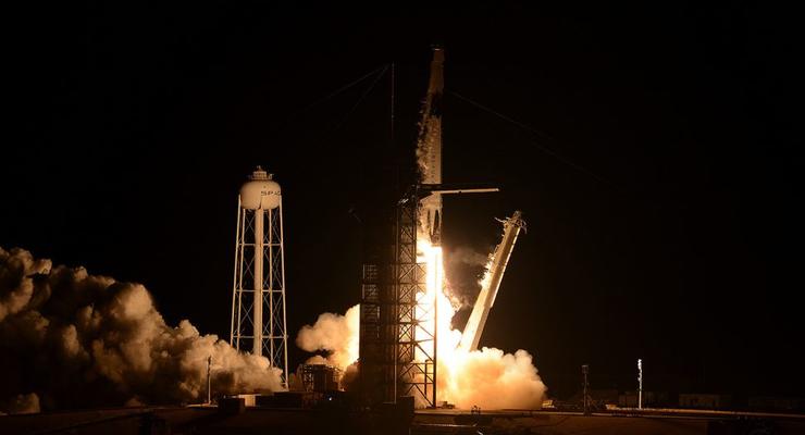 SpaceX снова отложил запуск спутников глобального интернета