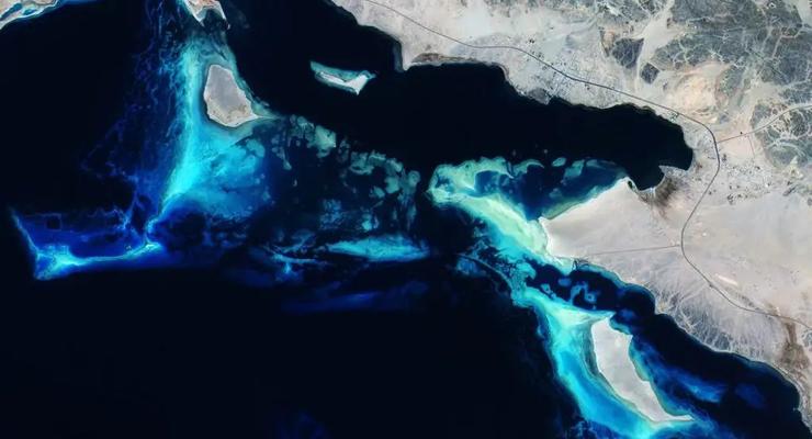 Красное море выкидывает вредный для здоровья газ в атмосферу