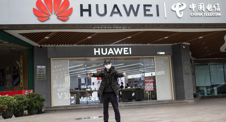 Huawei может отложить презентацию смартфона P40 из-за коронавируса