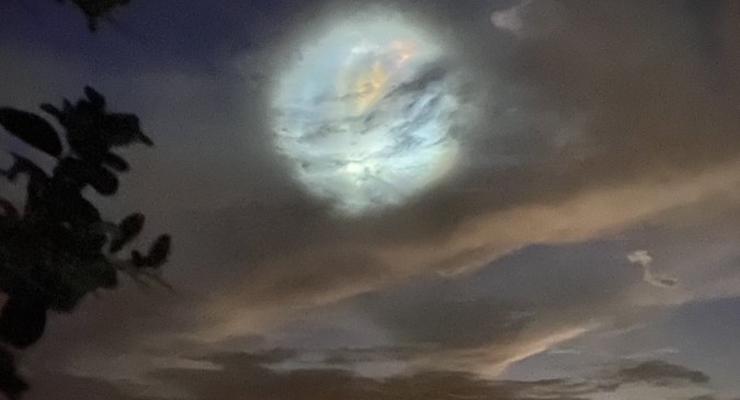 SpaceX успешно запустил спутники Starlink: Удивительные фото запуска