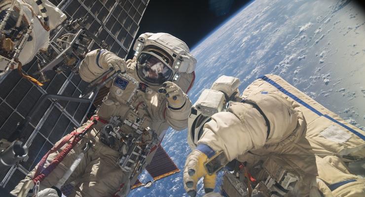 Космический турист впервые выйдет в открытый космос
