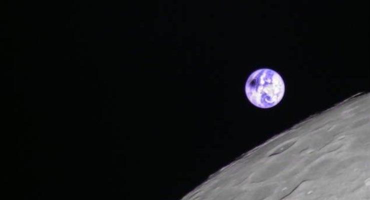 Крошечный китайский спутник снял солнечное затмение с Луны
