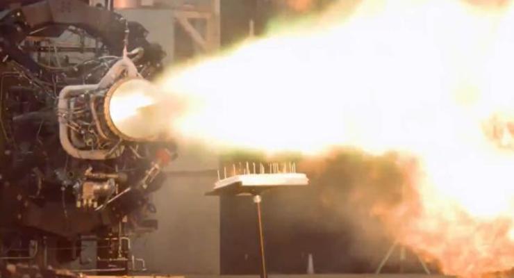Ракетный двигатель компании украинца зажег свечи на торте