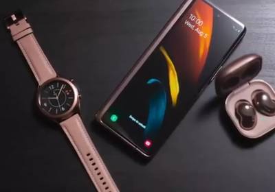 Часы, ноутбук и телефоны: В Сеть утекли видео всех новых устройств Samsung