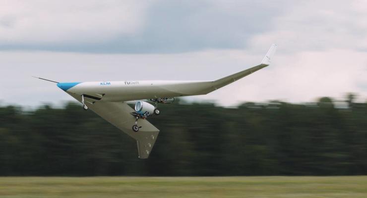 Масштабную модель V-образного самолета Flying-V испытали в воздухе