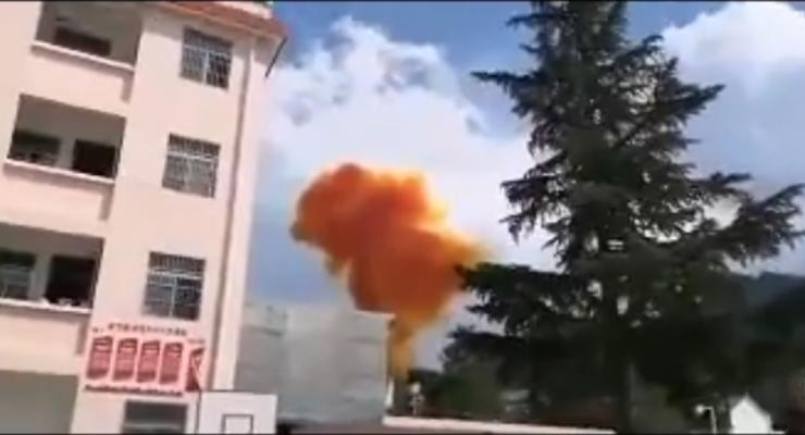 Ступень китайской ракеты упала возле школы