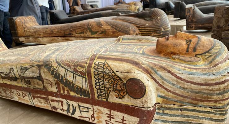 В Египте нашли 59 древних саркофагов с мумиями