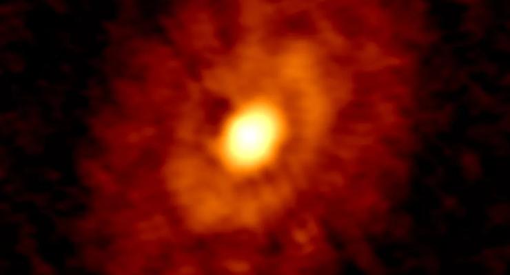 Странные кольца возле молодой звезды поставили в тупик планетологов