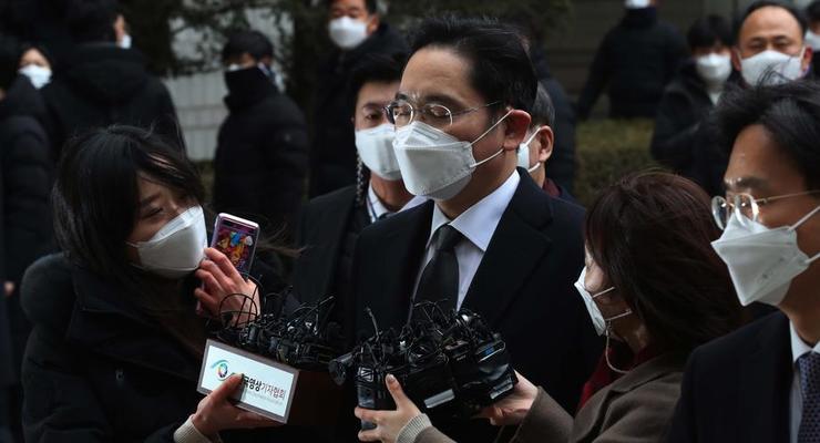 Наследника главы Samsung посадили в тюрьму за взяточничество