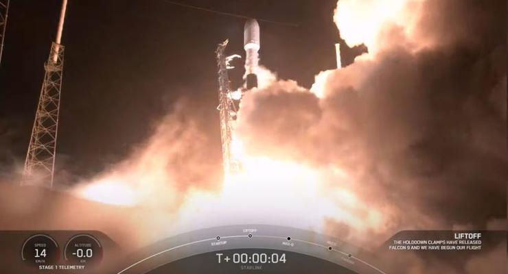 SpaceX промахнулся: На орбиту вывели 60 спутников, но посадка не удалась
