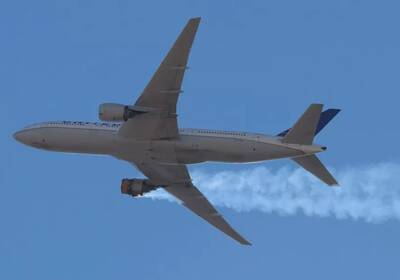 Десятки самолетов Boeing 777 посадили из-за проблем с двигателем