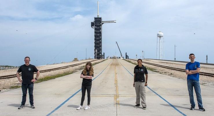 Выбран экипаж для частной миссии SpaceX Crew Dragon