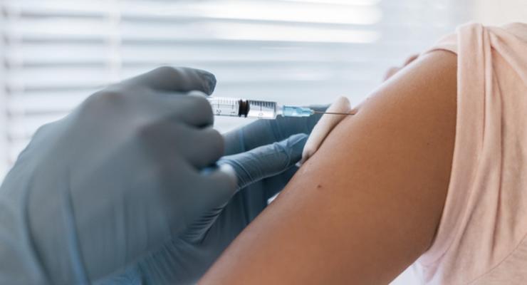 В США подтверждены два случая заражения COVID-19 после вакцинации