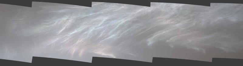 Curiosity сделал редкие снимки мерцающих облаков на Марсе / NASA